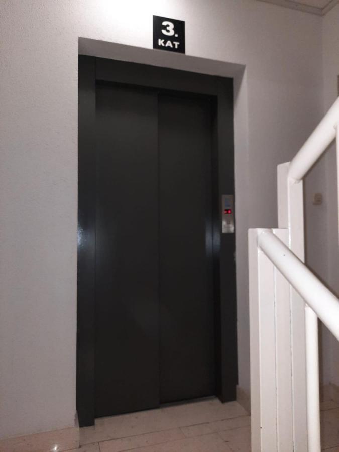 ספליט Spacious Apartment Smile With Terrace And Secure Garage מראה חיצוני תמונה