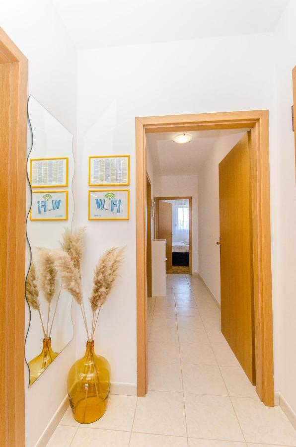 ספליט Spacious Apartment Smile With Terrace And Secure Garage מראה חיצוני תמונה