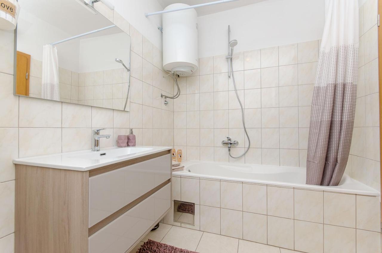 ספליט Spacious Apartment Smile With Terrace And Secure Garage מראה חיצוני תמונה